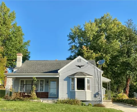 2377 Scotland Dr, Akron, OH 44305