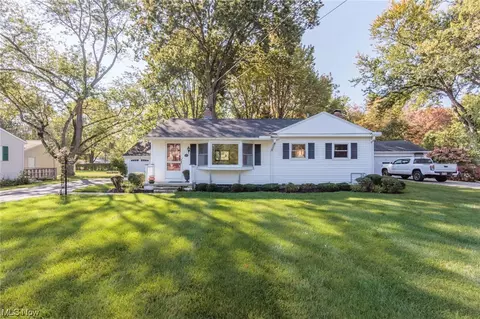 26585 Cook Rd, Olmsted Falls, OH 44138