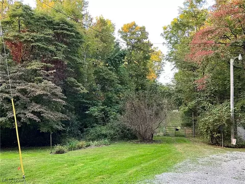 7281 Crowder Rd SW, Sherrodsville, OH 44675