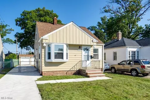 1004 Hillsdale Rd, Parma, OH 44134