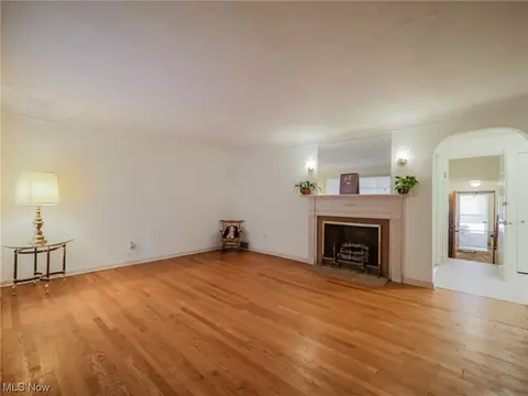 19431 Ormiston Ave, Euclid, OH 44119 photo 4