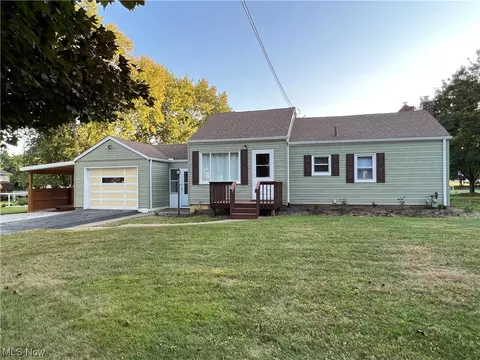 7794 Oakdale St NW, Massillon, OH 44646