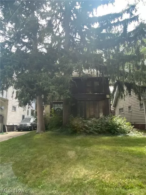 15412 Grovewood Ave, Cleveland, OH 44110