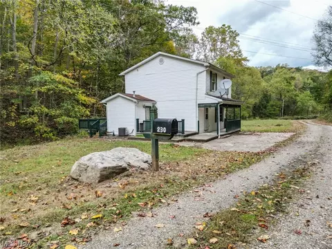 230 Oxbow Ln, New Matamoras, OH 45767