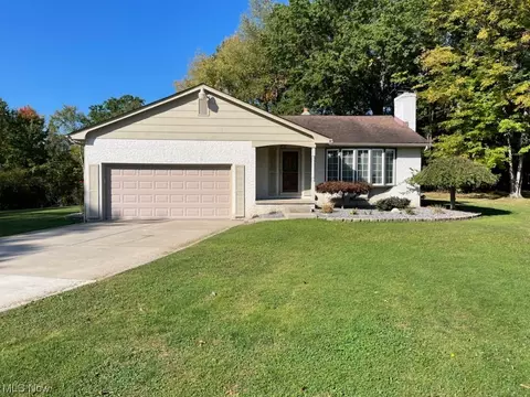 8516 Hitchcock Rd, Youngstown, OH 44512