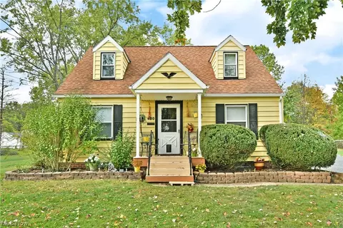 450 Idylwild St NW, Warren, OH 44483