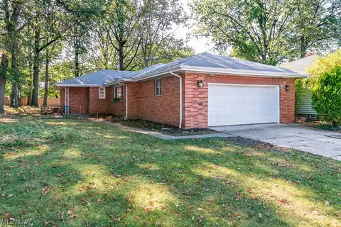 26150 Elinore Ave, Euclid, OH 44132
