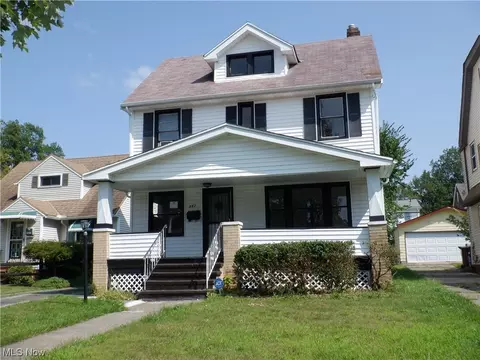 987 Helmsdale Rd, Cleveland Heights, OH 44112