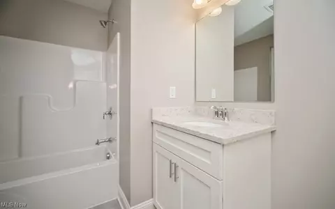 5165 Clement Ave, Maple Heights, OH 44137 photo 16