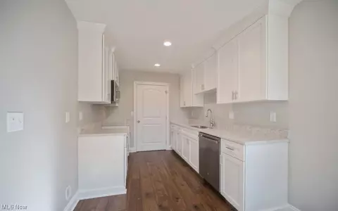 5165 Clement Ave, Maple Heights, OH 44137 photo 7