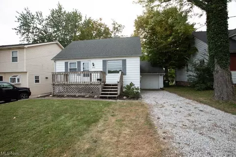 2310 Rockefeller Rd, Wickliffe, OH 44092