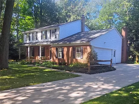 9267 Creekwood Dr, Mentor, OH 44060