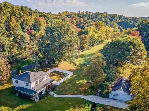 1914 Martin Rd, Mogadore, OH 44260