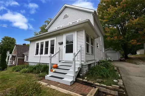 613 Vine St, Kent, OH 44240