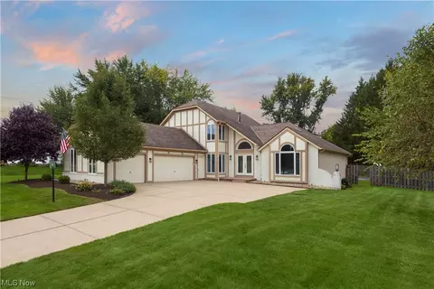164 Valley Brook Blvd, Hinckley, OH 44233