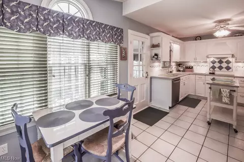 1131 Diamond St NE, Canton, OH 44721 photo 7