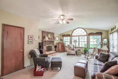 1131 Diamond St NE, Canton, OH 44721 photo 13