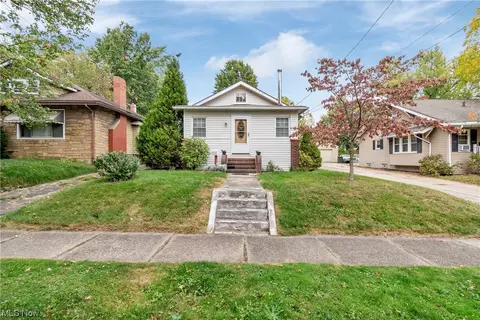 1601 Pilgrim St, Akron, OH 44305