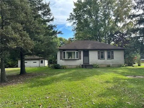 2594 Babcock Rd, Hinckley, OH 44233