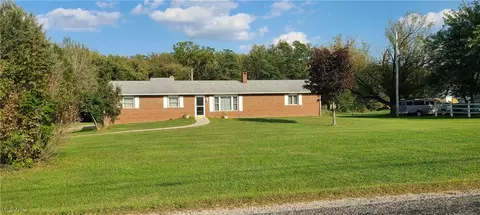 5005 N Geyers Chapel Rd, Smithville, OH 44677