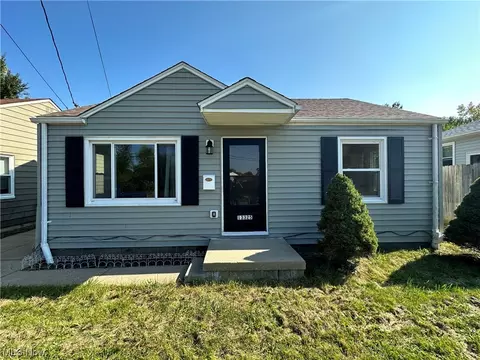 13325 Thornhope Rd, Cleveland, OH 44135