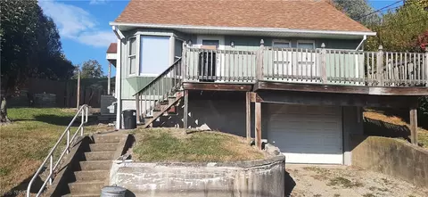 109 Lincoln Ave, Weirton, WV 26062