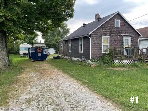 1562 Belden Ave SE, Canton, OH 44707