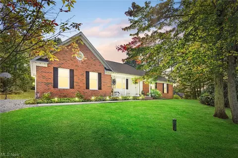 12095 Burlington Glen Dr, Chardon, OH 44024