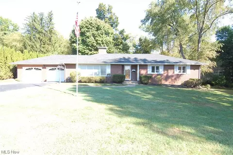 325 Fernbank Rd, Zanesville, OH 43701