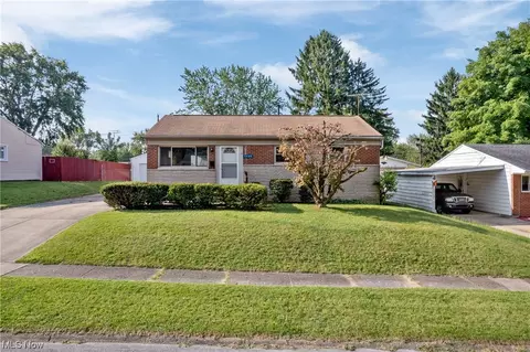 2460 40th St NE, Canton, OH 44705