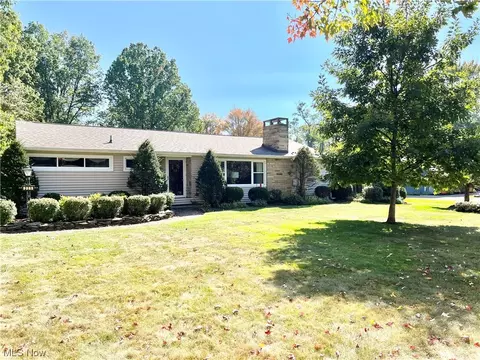 221 Pepperidge Dr, Geneva, OH 44041