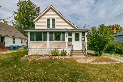 37433 2nd St, Willoughby, OH 44094