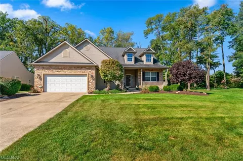 735 Shadow Creek Trl, Amherst, OH 44001