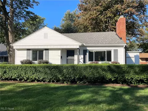 130 E 252nd St, Euclid, OH 44132 photo 1