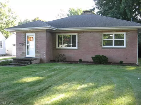 211 S Lake St, Amherst, OH 44001