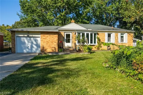 37742 Lorie Blvd, Avon, OH 44011