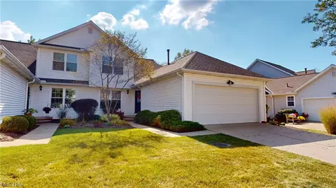 335 Blair Cir #4-B, Aurora, OH 44202