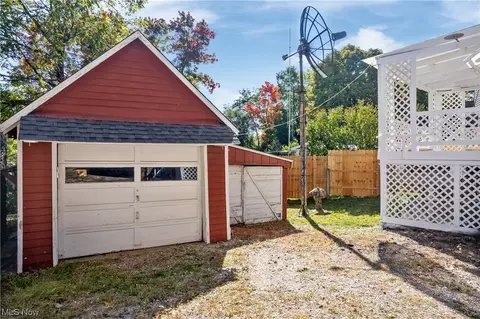 1111 Riverside Dr, Akron, OH 44310 photo 29