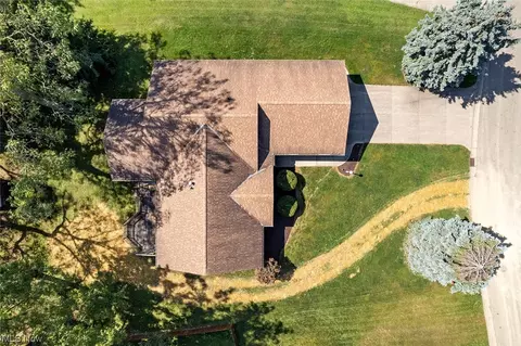 5160 Shoreview Cir NW, Canton, OH 44708 photo 5