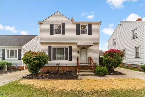 13400 Thraves Ave, Garfield Heights, OH 44125