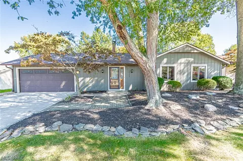 19668 Fair Isle Way, Strongsville, OH 44149