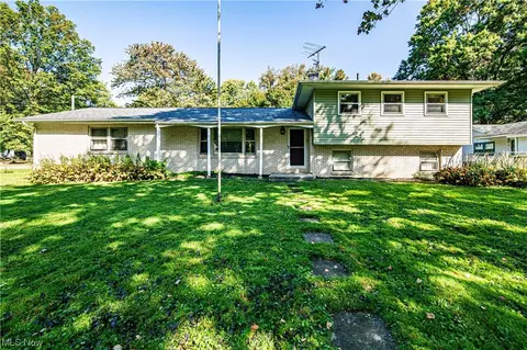 3025 Denise Dr, Copley, OH 44321