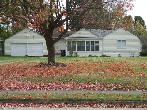 2848 Shelburn Ave, Akron, OH 44312