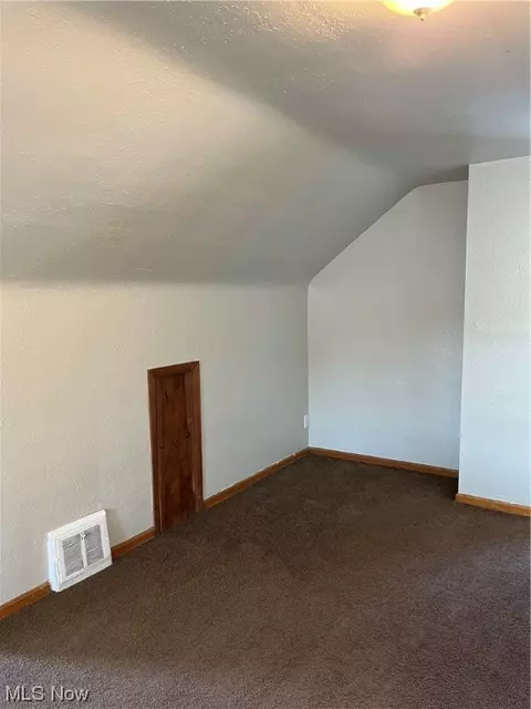 7902 Essen Ave, Parma, OH 44129 photo 23