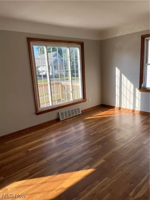 7902 Essen Ave, Parma, OH 44129 photo 9