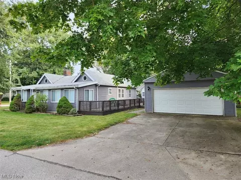 900 Hayes Ave, Willoughby, OH 44094