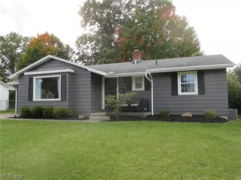 240 S Navarre Ave, Austintown, OH 44515