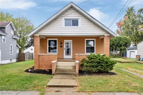 851 9th St NE, Massillon, OH 44646