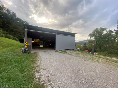2015 Stone Shannon Rd, Wheeling, WV 26003 photo 13