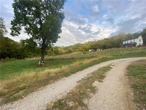 2015 Stone Shannon Rd, Wheeling, WV 26003 photo 17